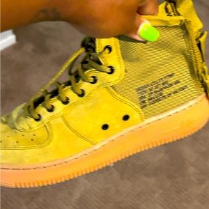 Nike tennis shoe unisex